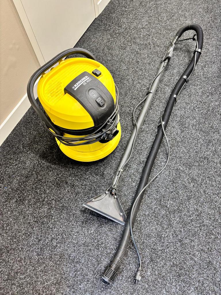 Kärcher SE4001 tapijtreiniger, Ophalen of Verzenden, Gebruikt