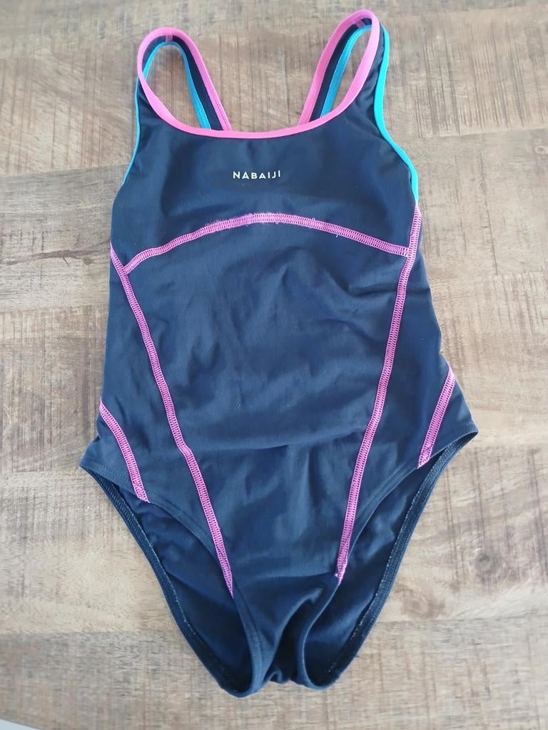 Badpak Nabaji 134, Kinderen en Baby's, Kinderkleding | Kinder-zwemkleding, Meisje, Badpak, Ophalen of Verzenden, Zo goed als nieuw