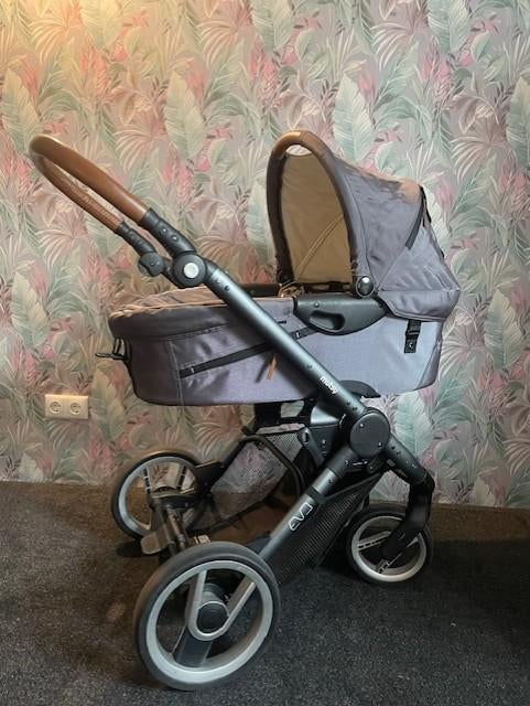 Kinderwagen met reiswieg en Maxi-Cosi., Kinderen en Baby's, Kinderwagens en Combinaties, Ophalen, Gebruikt, Combiwagen, Mutsy