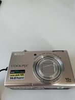 Nikon Coolpix S6200 zilver incl. tasje en extra batterij, Audio, Tv en Foto, Fotocamera's Digitaal, Gebruikt, Compact, Ophalen of Verzenden
