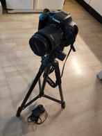Canon EOS 550D met statief en oplader, Audio, Tv en Foto, Fotocamera's Digitaal, Ophalen of Verzenden