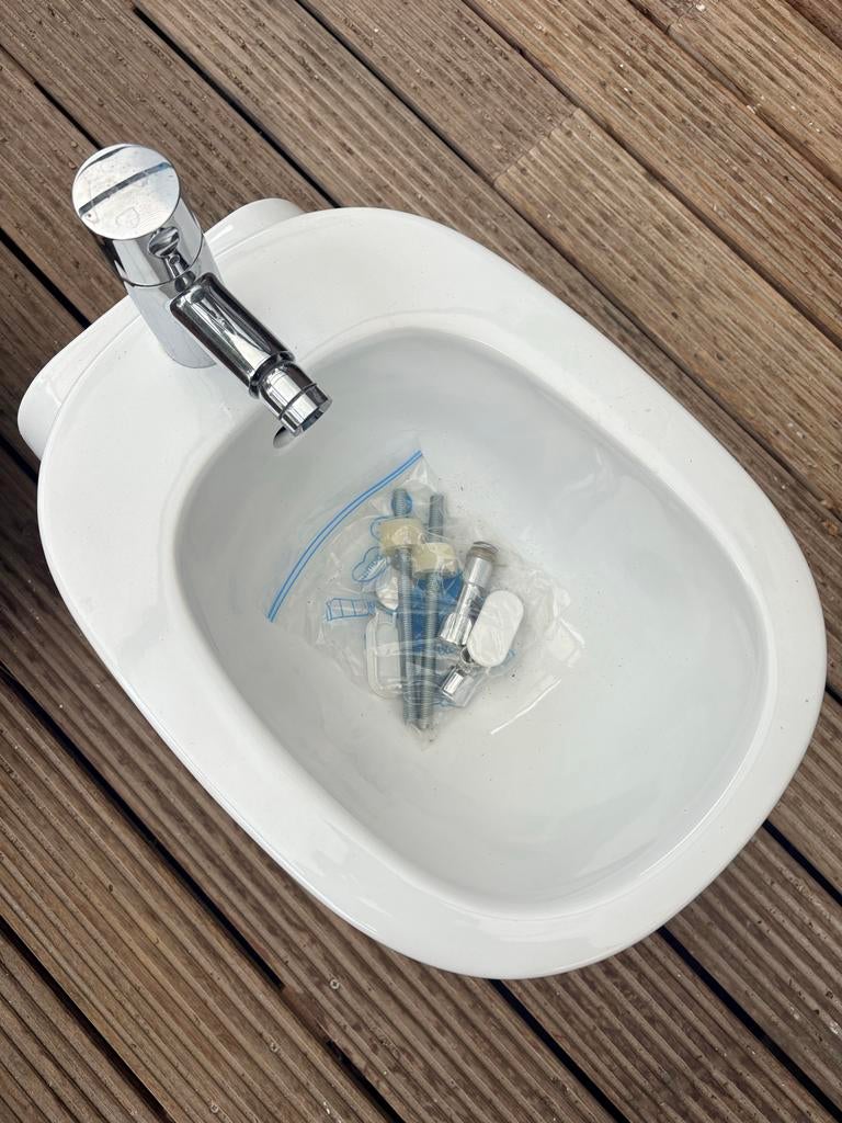 Bidet Keratect - Zo goed als nieuw, Doe-het-zelf en Verbouw, Sanitair, Ophalen, Zo goed als nieuw, Overige typen