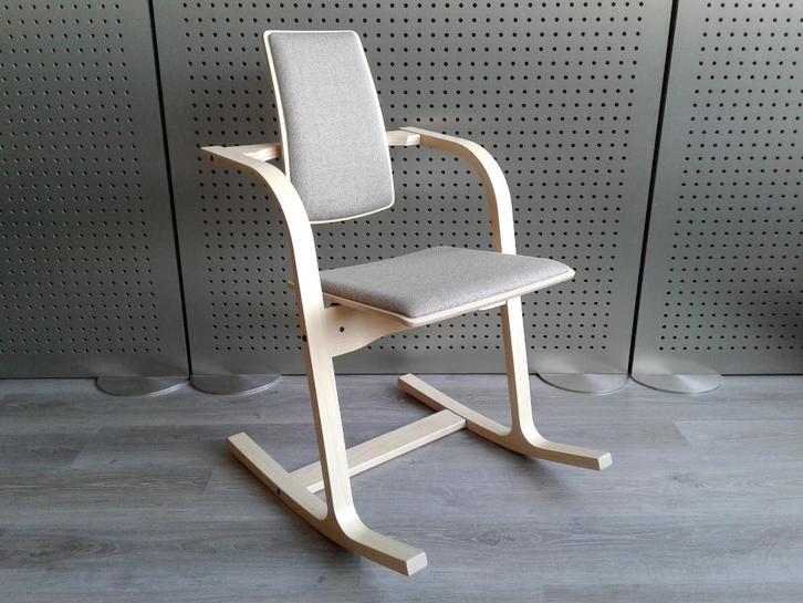 Variér (Stokke) Actulum (Lichtbeige), Nieuw!, Huis en Inrichting, Stoelen, Nieuw, Eén, Hout, Metaal, Stof, Overige materialen