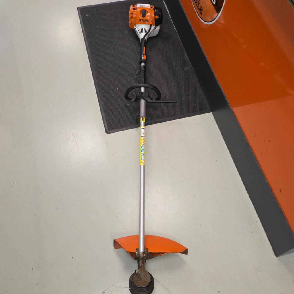 Stihl KM90R Combimotor + bosmaaier opzetstuk | nwpr 580 euro, Stihl, Zo goed als nieuw, Support@stihl.com, Tihl Inc., 536 Viking Dr, Virginia Beach, 
VA 23452
USA