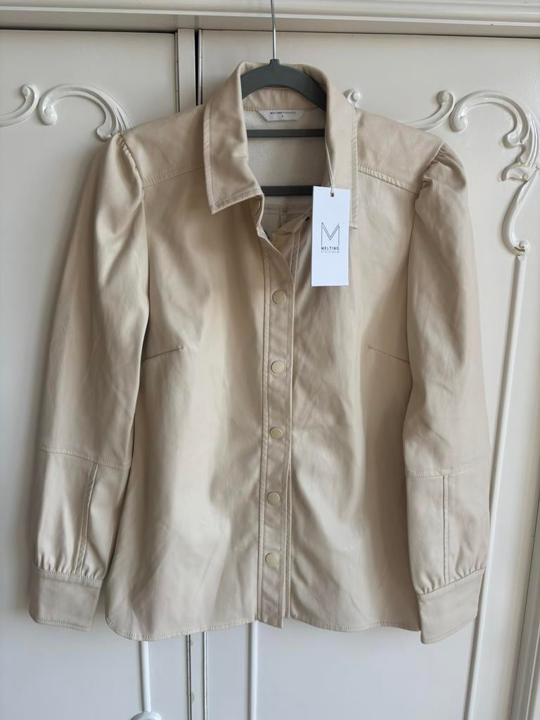 Nieuw creme off white leer look blouse Melting Stockholm S, Kleding | Dames, Blouses en Tunieken, Ophalen of Verzenden, Nieuw