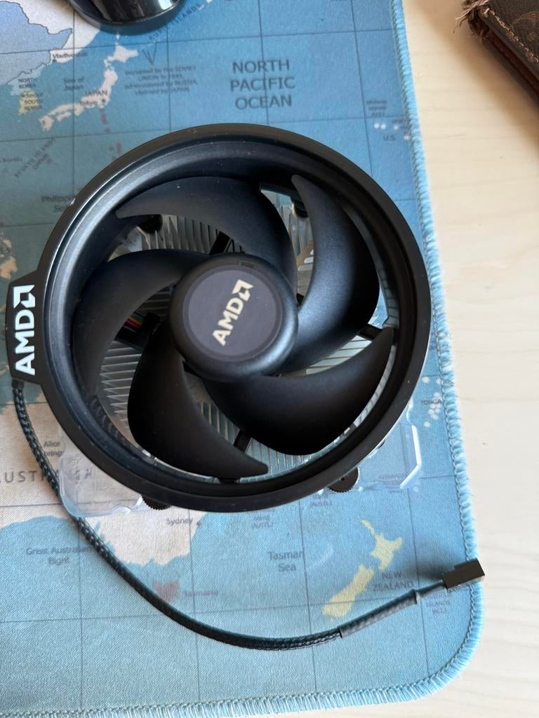 Amd Cooler Stock bijna niet gebruikt, Computers en Software, Computerkoelers, Ophalen of Verzenden, Zo goed als nieuw, Luchtkoeling