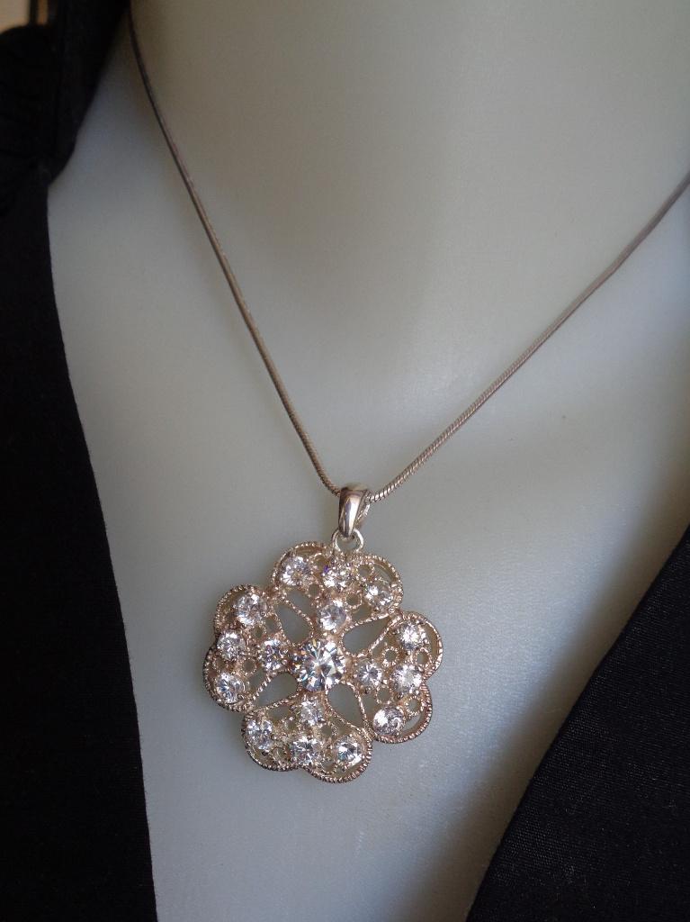 zilveren ketting met grote zilveren kristal hanger [962], Verzenden, Zo goed als nieuw, Met kristal, Zilver