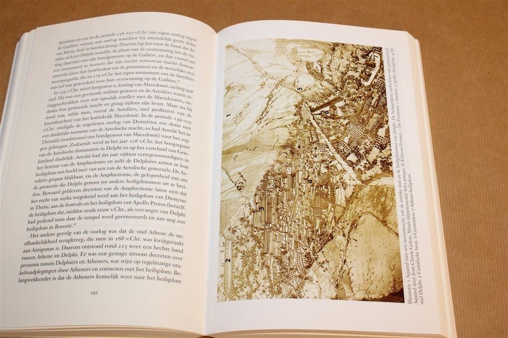 Delphi Oudheid — Orakel & Geschiedenis Griekenland, Ophalen of Verzenden, 14e eeuw of eerder, Gelezen, Europa