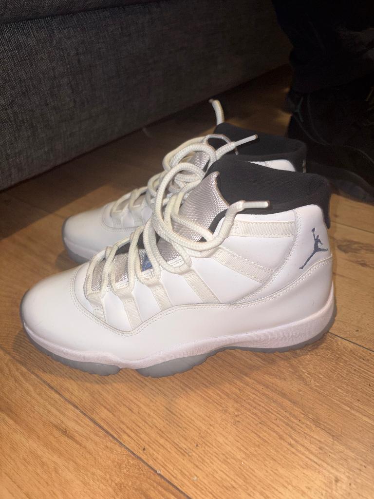 Air Jordan retro 11 maat 43 (echt), Kleding | Heren, Schoenen, Ophalen, Zo goed als nieuw, Wit