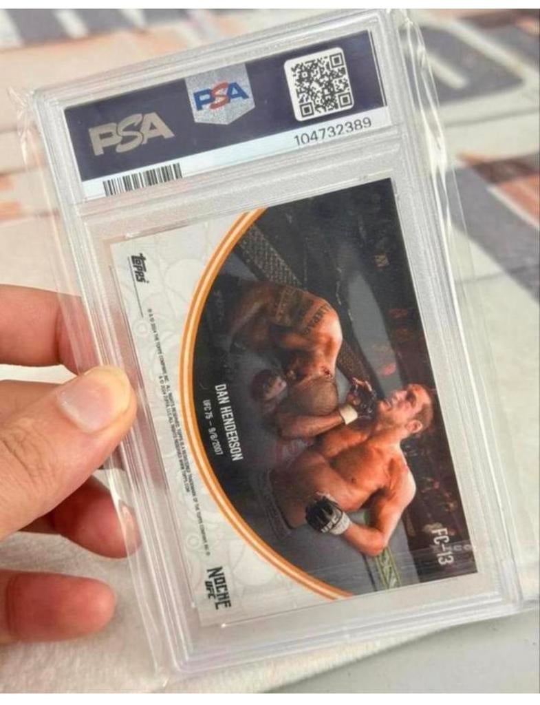 2024 TOPPS NOCHE UFC DAN HENDERSON FULL CIRCLE-ORANGE psa-9, Spelerskaart, Ophalen of Verzenden, Zo goed als nieuw, H