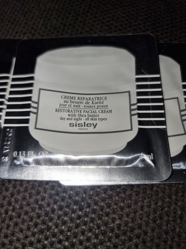 Sisley creme reparatrice 12 ml, Sieraden, Tassen en Uiterlijk, Uiterlijk | Gezichtsverzorging, Verzenden, Nieuw, Gehele gezicht