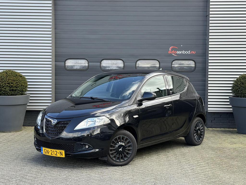 Lancia Ypsilon 0.9 TwinAir Elefantino Plus | Airco | Parkeer, Auto's, Lancia, Voorwielaandrijving, Stof, Zwart, Origineel Nederlands
