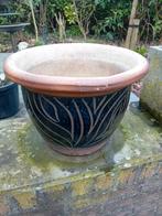 Twee diepblauwe geglazuurde bloempotten met reliëf, 22/25cm, Tuin en Terras, Bloempotten, Gebruikt, Rond, Ophalen of Verzenden