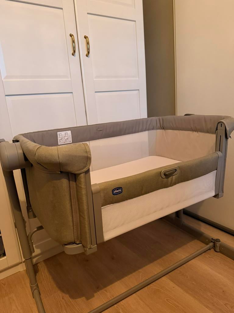 Chicco Next2Me Magic Evo met AEROSLEEP pakket twv 403 euro!, Ophalen, Zo goed als nieuw, Minder dan 140 cm, Matras