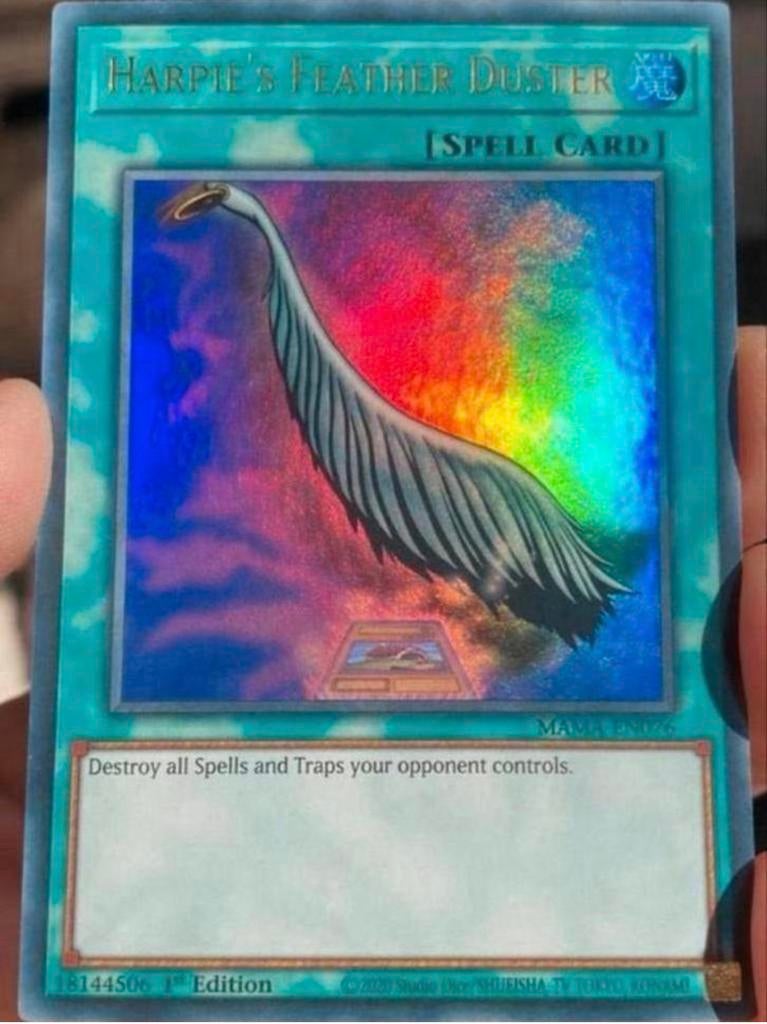 Yu-Gi-Oh! Alternate Harpies Feather Duster MAMA 1st Ed !, Ophalen of Verzenden, Zo goed als nieuw, Losse kaart, Foil