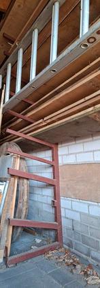 3 Draagarmstellingen voor muurbevestiging, ca. 2.5m hoog, Ophalen