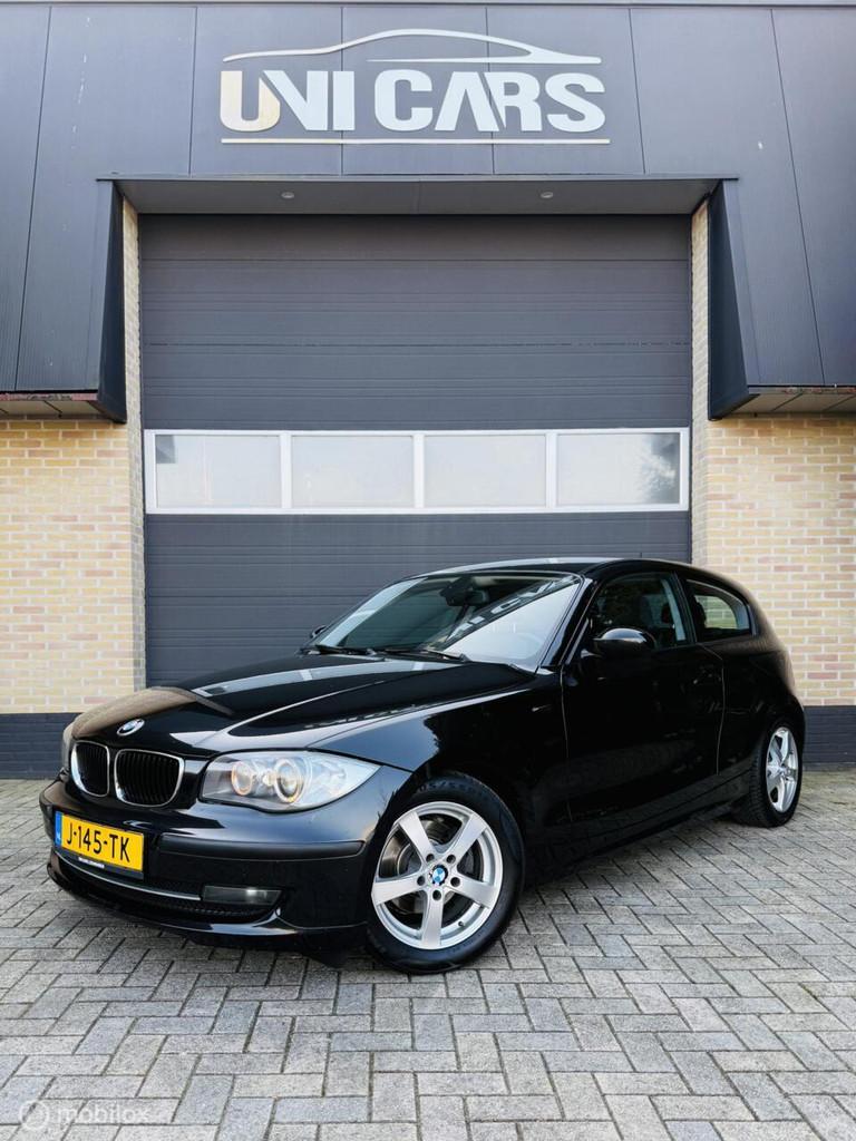 BMW 1-serie 118 High Executive|Xenon|Sport|Cruis|New Ketting, 1-Serie, Achterwielaandrijving, 4 stoelen, Zwart