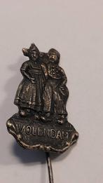 Vintage Volendam speldje - Traditionele klederdracht, Verzamelen, Speldjes, Pins en Buttons, Verzenden, Gebruikt, Overige onderwerpen