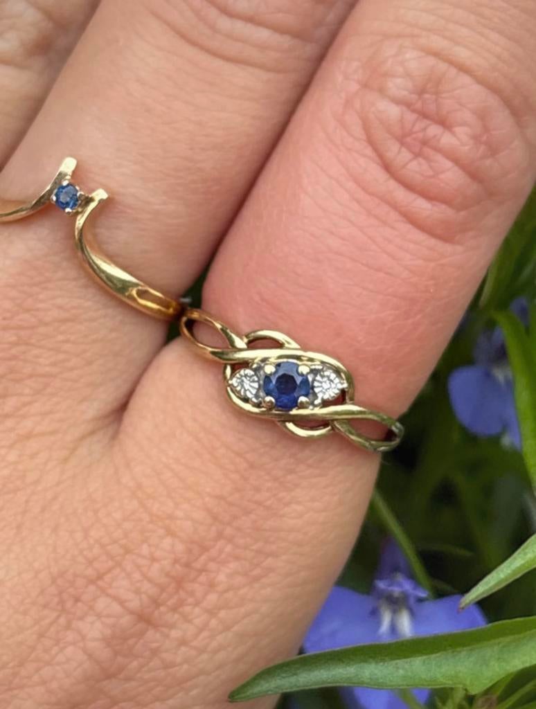 Vintage 9 karaat geelgouden ring met saffier en diamant, Zo goed als nieuw, 17 tot 18, Met edelsteen, Dame