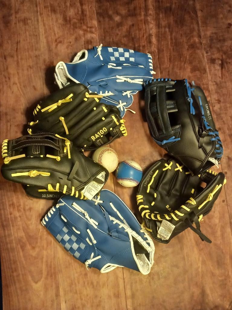 Honkbal handschoenen en 2 honkballen, Sport en Fitness, Honkbal en Softbal, Ophalen, Zo goed als nieuw, Honkbal, Handschoen
