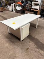 Bureaus met ladeblokken op wieltjes, Ophalen, Gebruikt