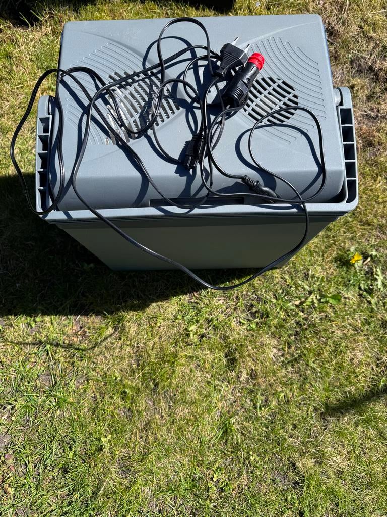 Elektrische koelbox 220V/12V - Ideaal voor camping/auto, Caravans en Kamperen, Koelboxen, Gebruikt, Koelbox, Elektrisch, Ophalen of Verzenden