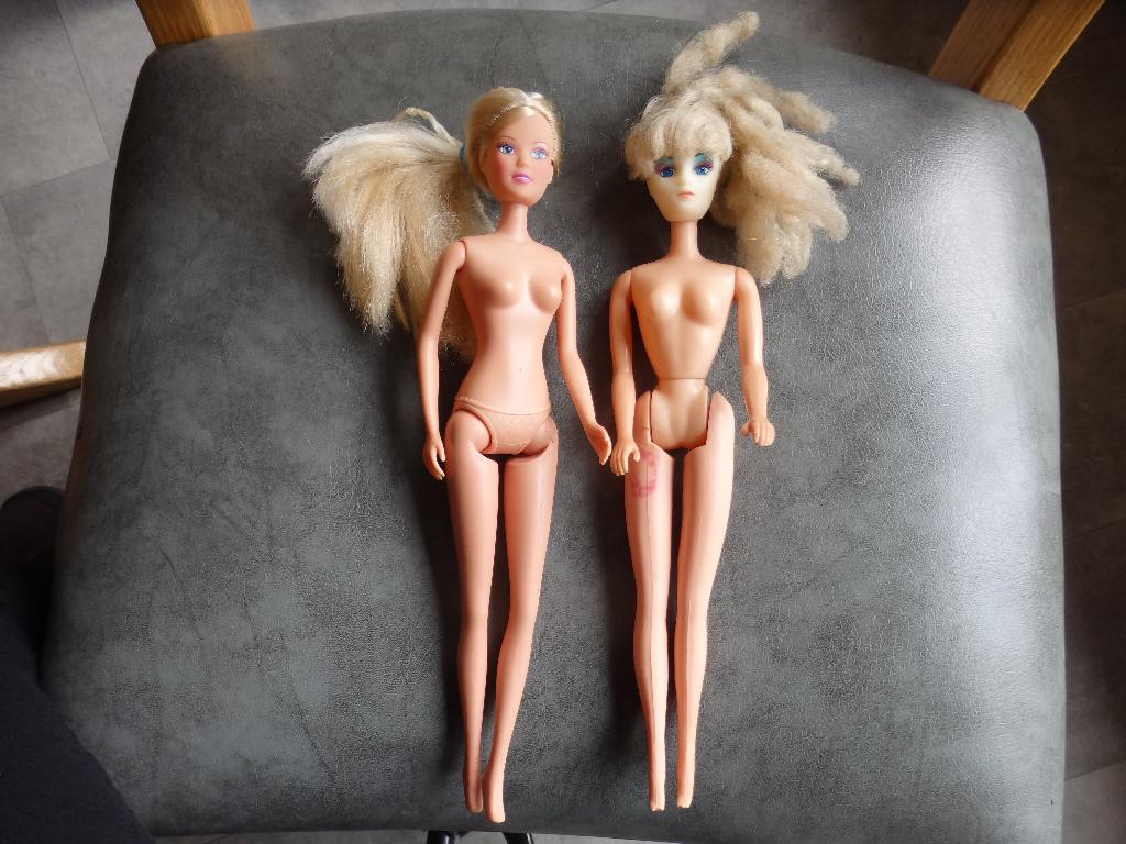 Vintage 2x oude barbie pop simba Toys steffi love / Ocean, Ophalen of Verzenden, Gebruikt, Barbie