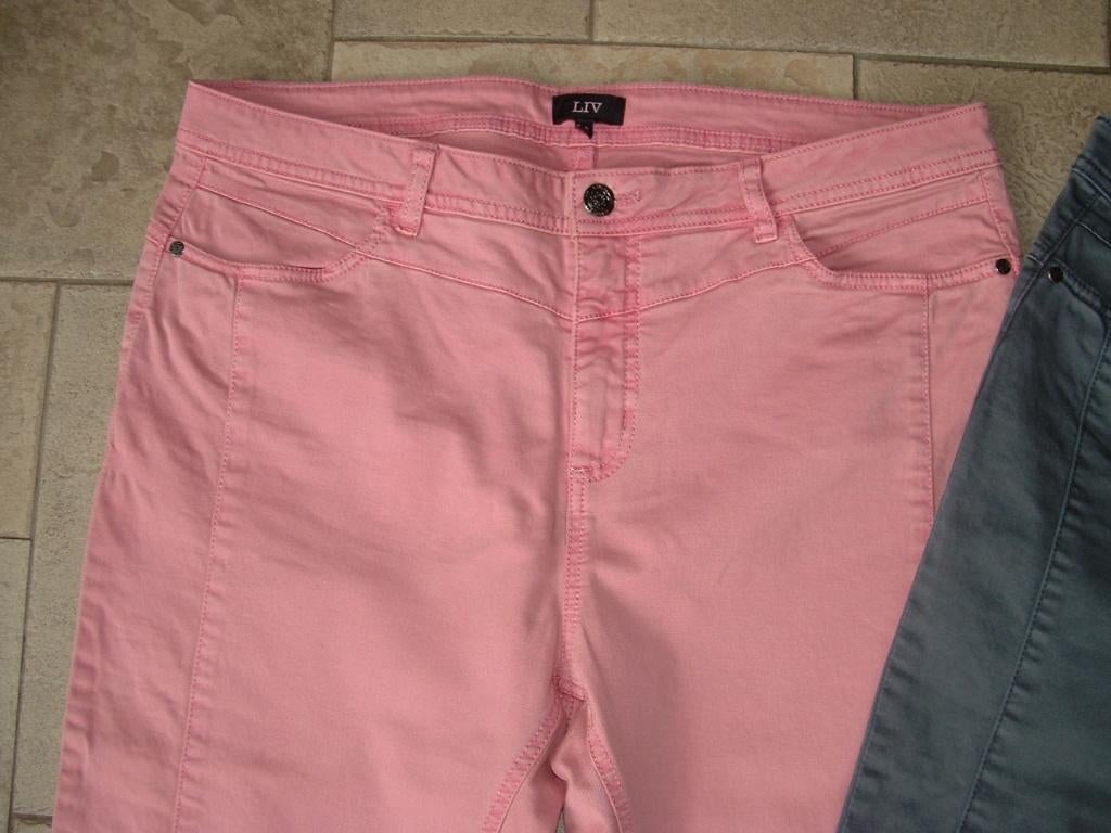 2x Liv broek maat 42 model paula, oud roze en grijs, Kleding | Dames, Overige kleuren, Maat 42/44 (L), Ophalen of Verzenden, Zo goed als nieuw