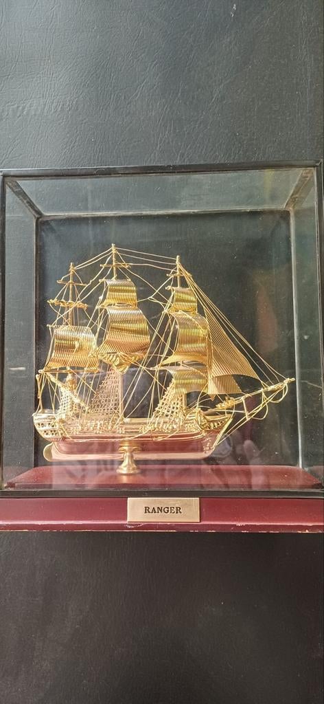 3 master in glazen kistje, Ophalen of Verzenden, Zo goed als nieuw, Zeilboot, Schaalmodel