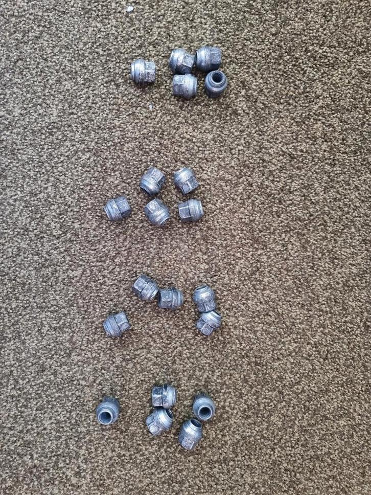 Set van 20 gebruikte wielmoeren. Zaten op de Prius 2, Auto-onderdelen, Klein materiaal, Universele onderdelen, Gebruikt, Ophalen of Verzenden