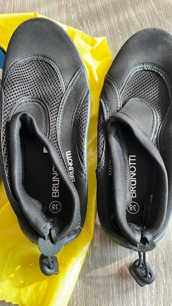 Waterschoenen maat 38, Watersport en Boten, Watersportkleding, Ophalen, Zo goed als nieuw, Kind, Zeil- of Surfschoenen