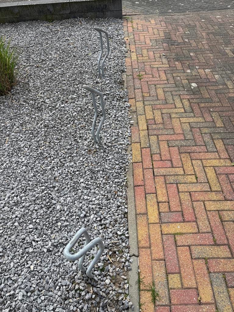 3 fietsenstandaards (voor plaatsing in de grond), Ophalen, Gebruikt