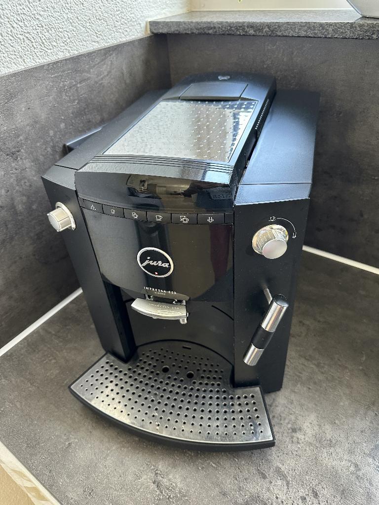 Jura koffie bonen machine, Witgoed en Apparatuur, Koffiezetapparaten, Gebruikt, Koffiemachine, 4 tot 10 kopjes, Afneembaar waterreservoir