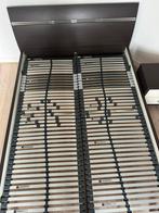 Bed 140 x 200cm + bijpassend nachtkastje, Ophalen, Gebruikt, 140 cm, Twijfelaar