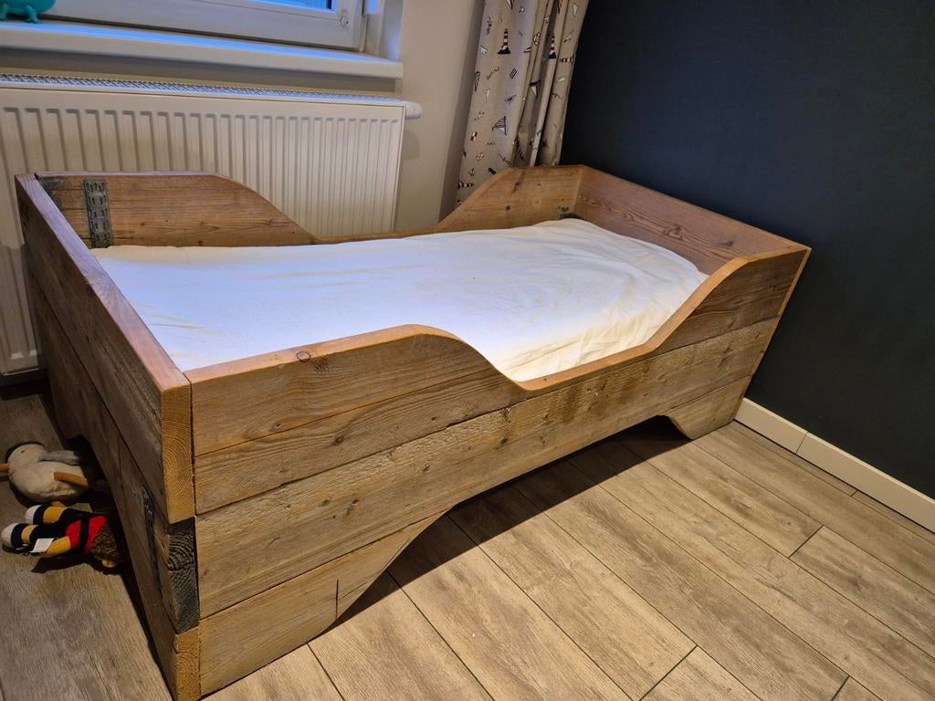 Steigerhouten kinderbed (160 x 80 cm) + matras, Ophalen, 70 tot 85 cm, Zo goed als nieuw, Matras