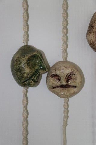 Keramiek van Koen Mertens jr. 18 Kopjes  €.400,00, Antiek en Kunst, Ophalen, Groep mensen, Beeld, Europa