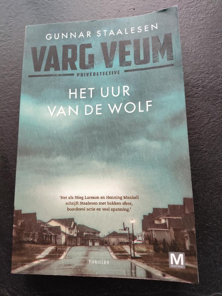 Varg Veum Het uur van de Wolf in nette staat, Boeken, Ophalen of Verzenden, Zo goed als nieuw