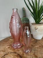 2 roze glazen visflessen vis vaas / karaf – decoratief glas, Overige kleuren, Ophalen of Verzenden, X, Minder dan 50 cm