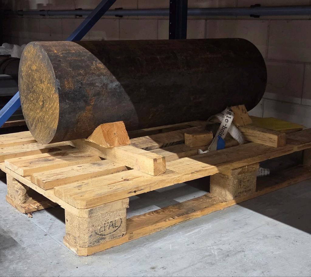 Staal C45E Rondstaal - 900mm lang, Doorsnede 320mm, Ophalen, Nieuw, IJzer