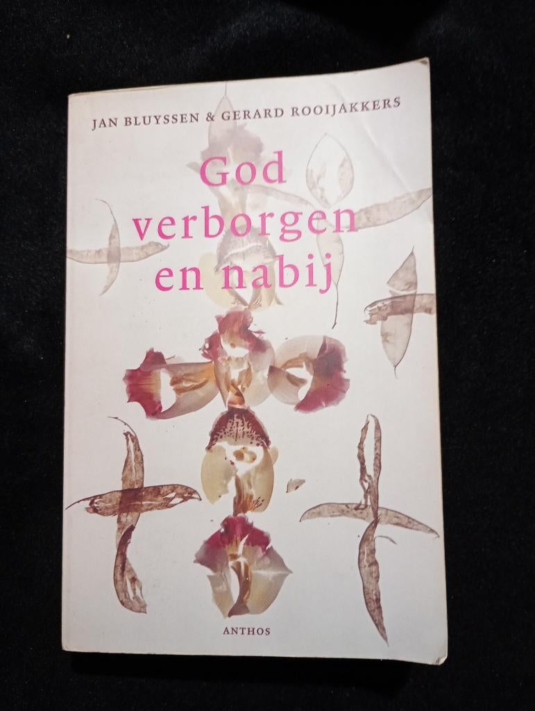 Bluyssen e.a., God verborgen en nabij, Boeken, Ophalen of Verzenden, Gelezen