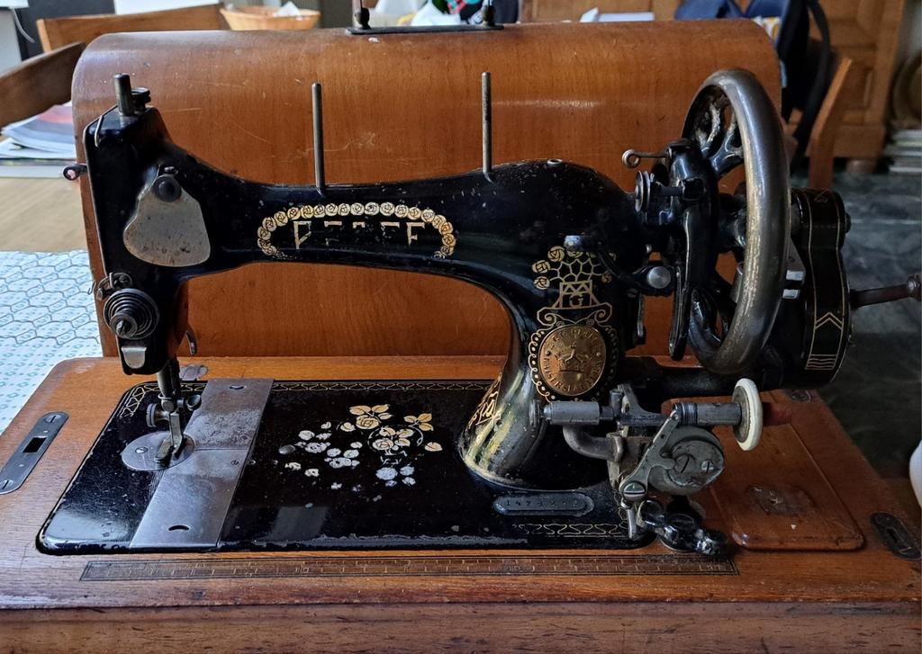 Pfaff hand naaimachine 11 3022, Ophalen