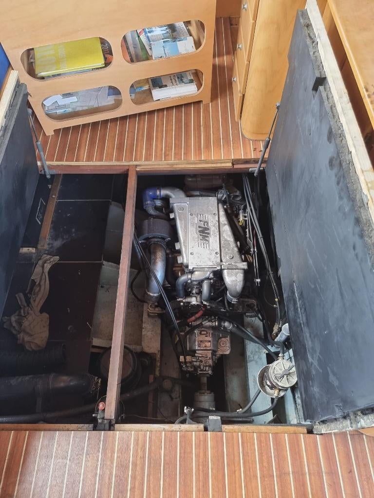 FNM 250, 5 cilinder zuinige diesel motor incl keerkoppeling, Watersport en Boten, Buiten- en Binnenboordmotoren, Ophalen, Gebruikt