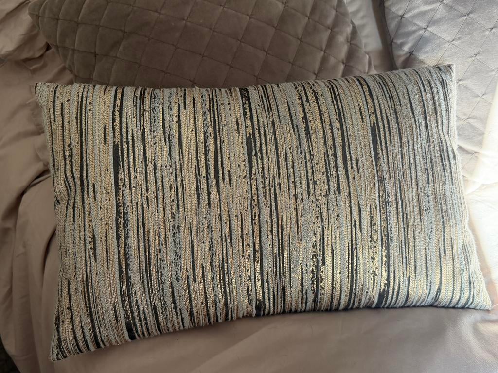 2 luxe sierkussens goud/creme/zwart eric kuster style, Ophalen of Verzenden, Zo goed als nieuw, Zwart, Vierkant