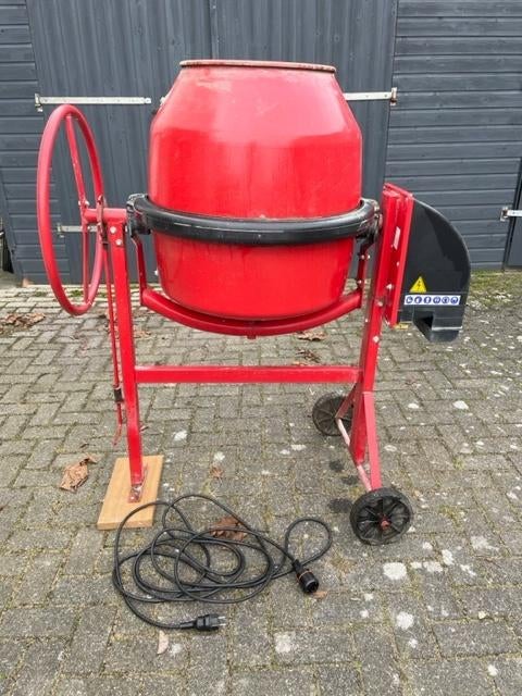 nette betonmolen, Ophalen, Zo goed als nieuw