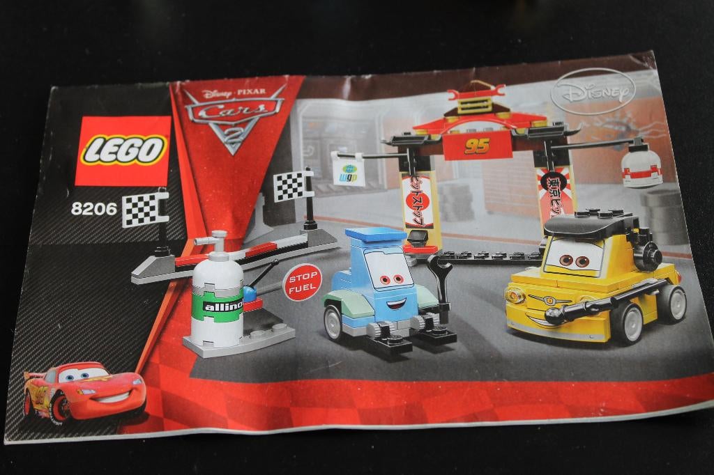 lego cars Tokyo's pitstop 8206, Kinderen en Baby's, Speelgoed | Duplo en Lego, Lego, Compleet, Ophalen of Verzenden, Zo goed als nieuw