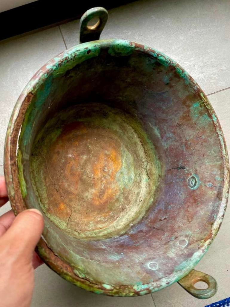 Bodemvondst-Een oude antieke koperen ketel., Antiek en Kunst, Ophalen of Verzenden