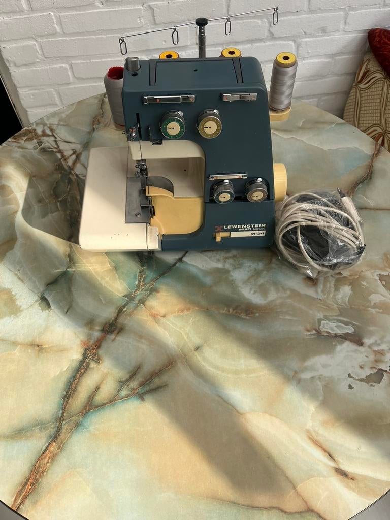 lockmachine defect, Hobby en Vrije tijd, Naaimachines en Toebehoren, Ophalen, Gebruikt, Lockmachine, Overige merken