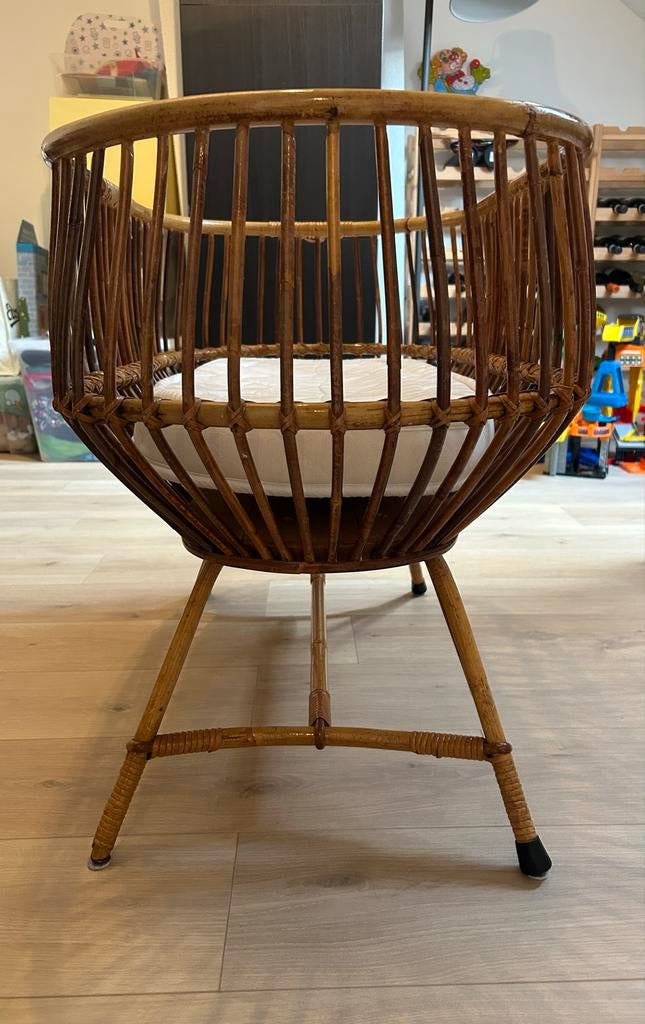 Rotan wiegje met matras, Kinderen en Baby's, Ophalen, Gebruikt, Wieg