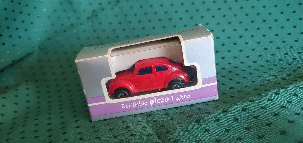 Piezo lighter VW kever Rood navulbaar, Ophalen of Verzenden