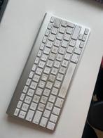 Apple toetsenbord bluetooth, Computers en Software, Ophalen of Verzenden, Qwerty, Gebruikt, Draadloos